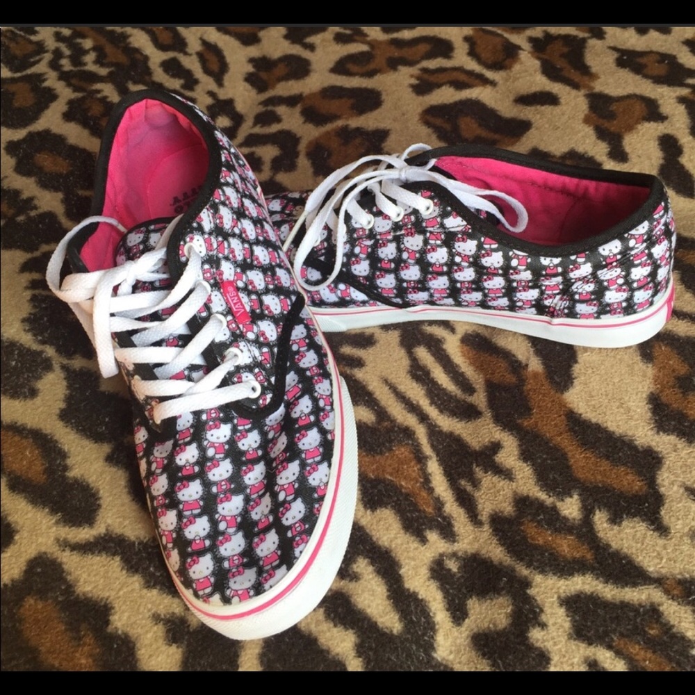 HELLO KITTY VANS